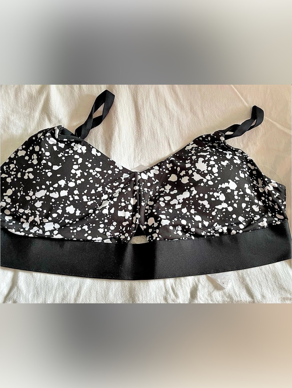 NWT Fabletics Malinda High Support Sports Bra Black & White XL